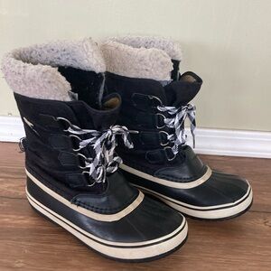 Free with purchase. Size 7 Sorels